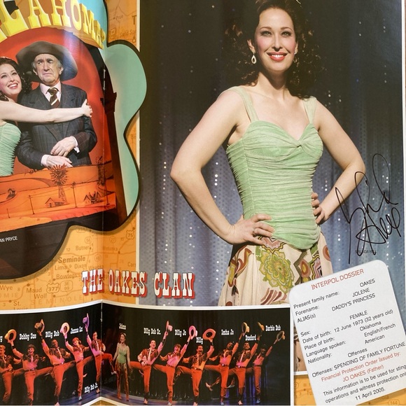 Dirty Rotten Scoundrels Large Souvenir Program Jonathan Pryce & Norbert Leo Butz - Picture 8 of 9